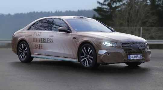 Klasa S bez kierowcy? Mercedes, Uber i NVIDIA chcą zbudować imperium robotaksówek